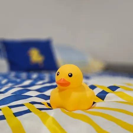 Duckduckapt - Modern With A Stylish Twist Apartmán
