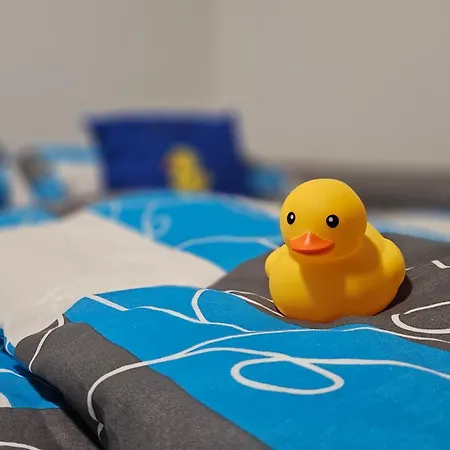 Duckduckapt - Modern With A Stylish Twist Apartment *