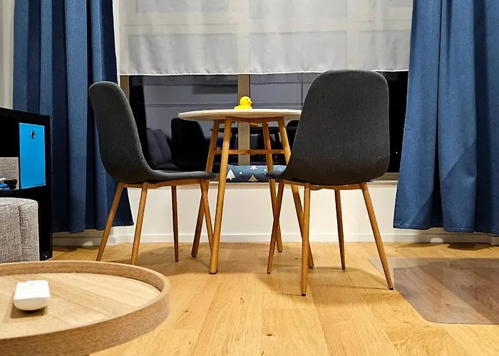 Duckduckapt - Modern With A Stylish Twist Apartment *